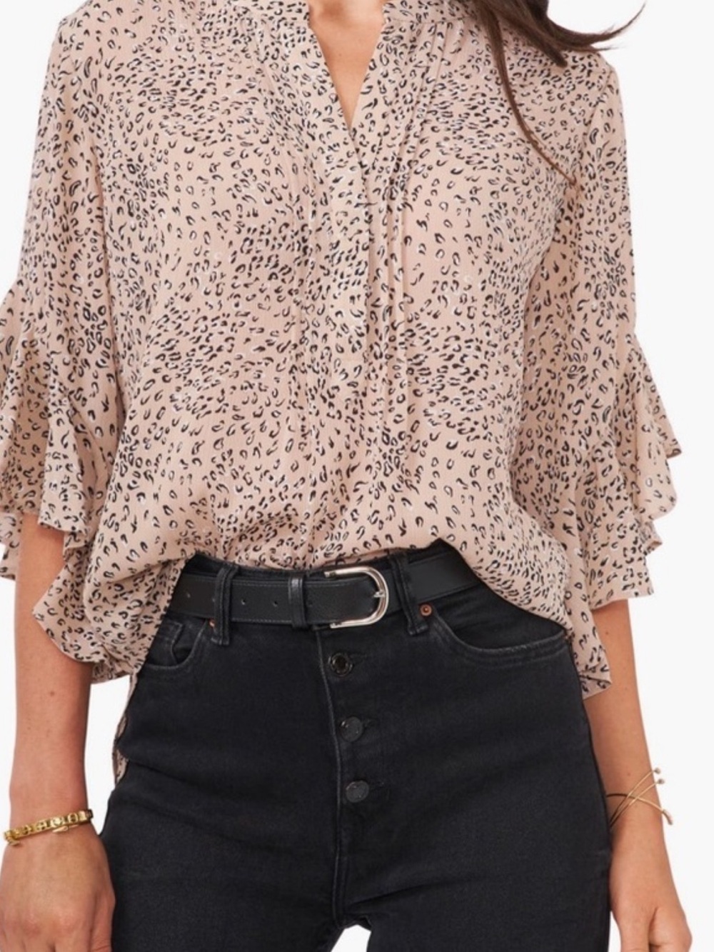 Vince Camuto Beige Cheetah Print Pintuck Vneck Blouse